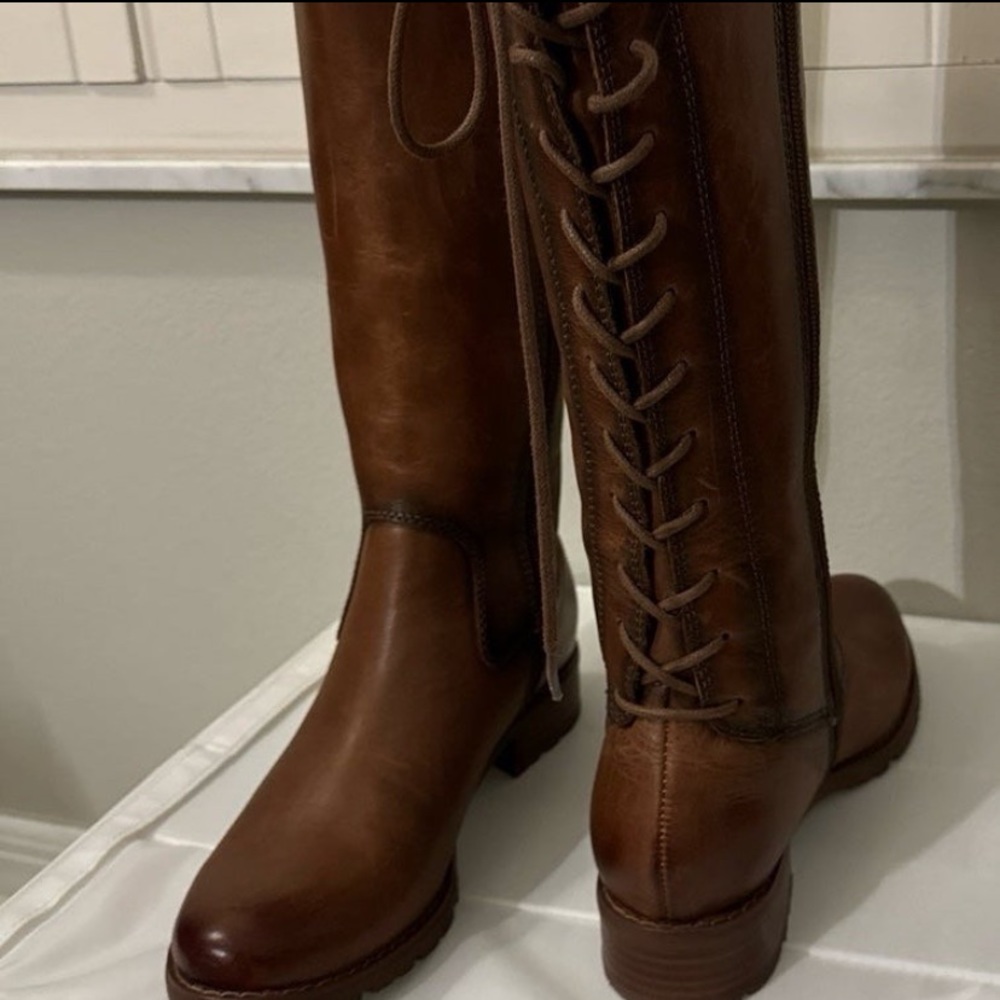 Sofft Sharnell leather lace up boots